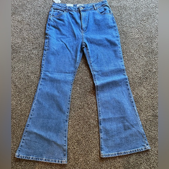 Cotton On Woman’s Original Flare Jeans size 14 - Picture 1 of 5